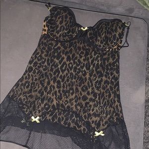 Victors Secret Lingerie (size medium) (34-36 B)